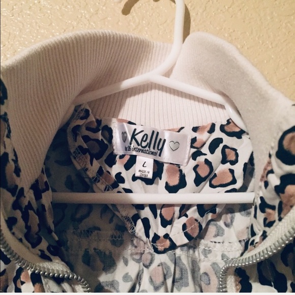 Girls Cheetah Jacket - Picture 3 of 3